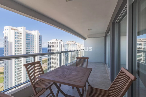 Venta Apartamento Dos Dormitorios Punta Del Este Edificio Look Brava