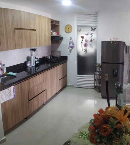Apartamento Cuarto Piso En Venta En La Ceja ( Barrio La Santa Cruz)