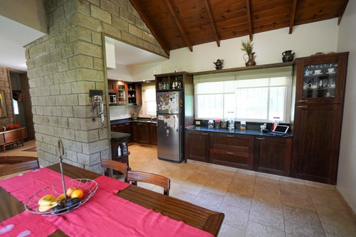 Imagen 12 de 23 de Venta Casa Con Parque Y Pileta Parque Leloir, Ituzaingo