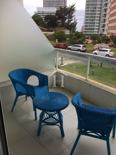 Se Vende Apartamento En Edificio Botavara- Ref: 217