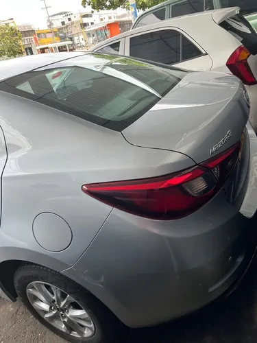 Mazda 2 1.5 Touring Sedan