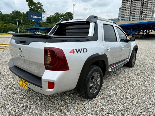 Renault Duster Oroch 2.0 Intens 4X4