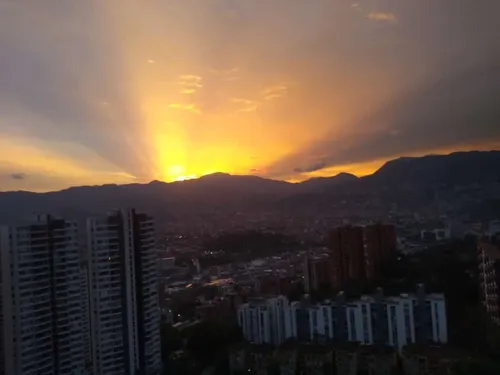 Apto 60 Mts Loma Del Indio, 3 Alcobas 2 Baños