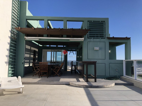 Imagen 21 de 27 de Espectacular Penthouse Duplex 3 Dormitorios Barbacoa. Frente Al Mar!