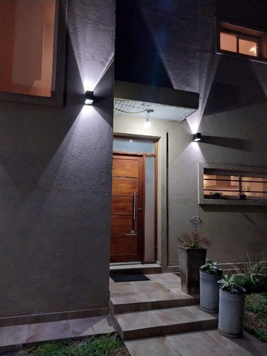 Imagen 3 de 26 de Casa De Estilo Minimalista