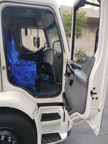Volvo Vm 220 4x2 2013 / Carroceria 7 Metros