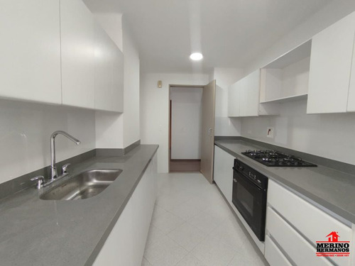 Apartamento En Arriendo En Medellín - Los Balsos