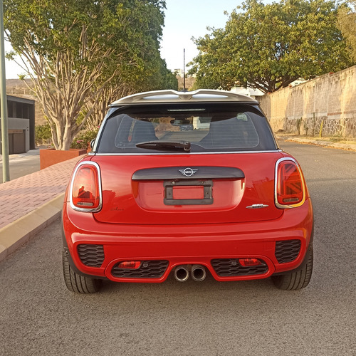 Mini John Cooper Works 2.0 Hot Chilli At