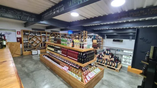 Yosmar Y Fernando Venden Bodegón Y Minimarket En C.c. Fin De Siglo - San Diego