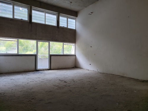 Vendo Oficina Doble Altura Obra Gris Centro Empresarial Lomas Del Sol