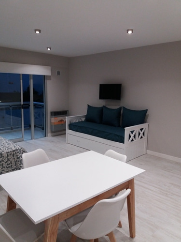 Dueño Directo Alquila Apartamentos Nuevos - Frente Al Mar- 40 M2 Para 3 Personas.