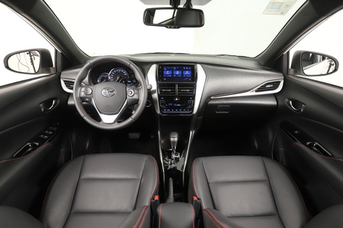Imagen 8 de 14 de Toyota Yaris S 1.5 Cvt