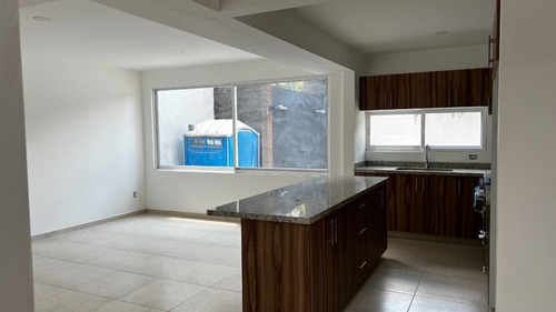 Imagen 4 de 27 de Casa En Venta Nueva, 3 Recámaras, 3 Baños, Estudio, Family Room Col. Bella Vista