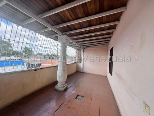 Erika Armeya Vende, Local Comercial , Ubicado En San Francisco, Barquisimeto. Flex: 25-16564