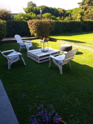 Imagen 22 de 30 de Excelente Chalet 3 Amb Con Departamento 2 Amb Para Huéspedes Y Piscina (1500m2)