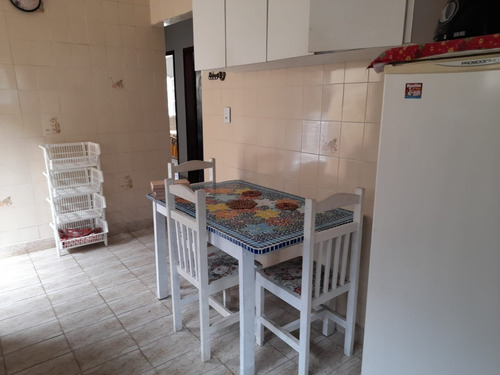 Casa Terrea 6 Dormitorios ,4 Banheiros, 4 Vagas De Garagem,piscina Churrasqueira.proximo A Praia..