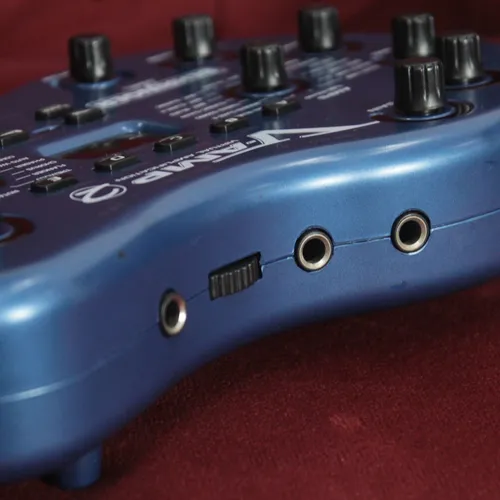 Pedaleira Multi Efeitos De Guitarra Behringer V-amp 2 Usada