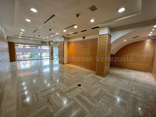 Ss: Vende Local Comercial 24-11677 En La Castellana De 113.64 M2