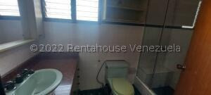 Imagen 13 de 16 de Casa En Venta En Santa Sofia 22-28635 Ymanol E. 0414 3227631