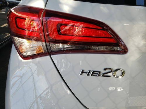 Imagem 3 de 15 de Hyundai Hb20 1.6 Comfort Plus 16v Flex 4p Automático