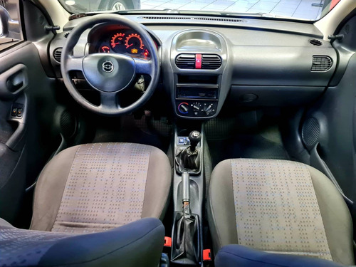 Imagem 8 de 10 de Chevrolet Corsa 1.4 Mpfi Maxx 8v Flex 4p Manual
