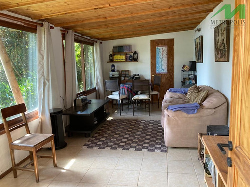 Casa En Venta De 9 Dorm. En Vichuquén