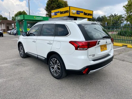 Mitsubishi Outlander 3.0 Kaiteki