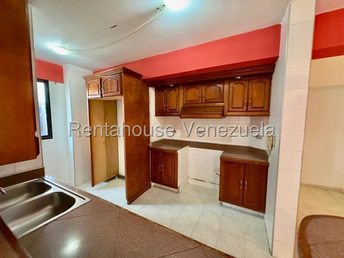 Maribel Morillo Asesor Inmobiliario De Rentahouse Vende Estupendo Apartamento; De 3 Hab. Y 2 Baños; Condominio Del Este De Barquisimeto Con Gimnasio, Caney, Salon De Fiesta Yplanta Electrica;