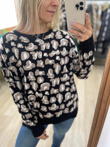 Imagen 1 de 10 de Sweater Animal Print Mujer