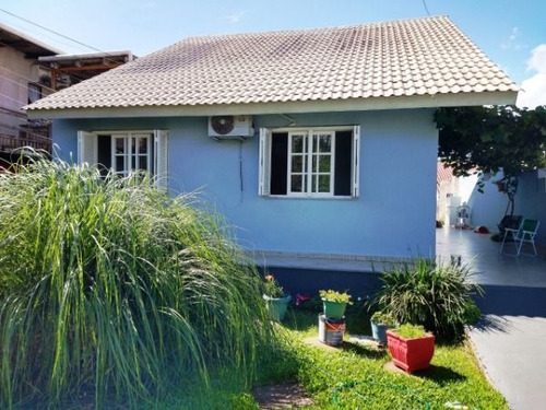 Casa Em Camaquã Com 2 Dormitórios - Mi17117
