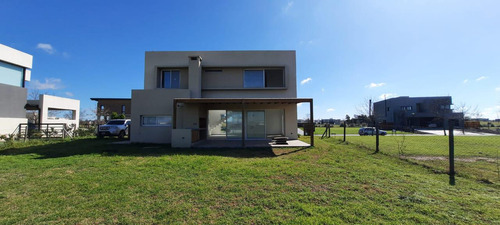 Casa En  Venta El Canton Golf