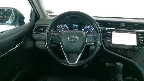 Toyota Camry 2.5 SE AUTO