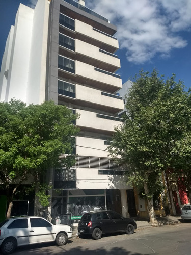 Venta De Local En Barrio General Paz  Oportunidad