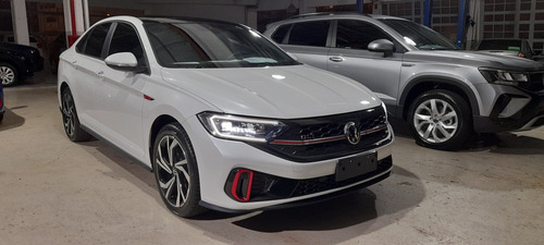 Volkswagen Vento GLI 2.0 350TSI 230cv