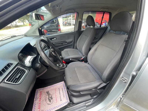 Imagem 12 de 14 de Volkswagen Fox 1.0 8v (g2) 4p