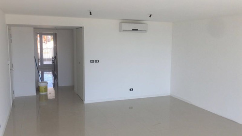 Venta De Apartamento 3 Dormitorios En Playa Mansa