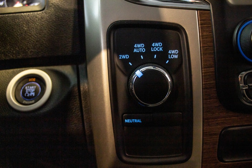 Imagen 9 de 24 de Ram 1500 5.7 V8 Laramie 4x4 2015 Negro
