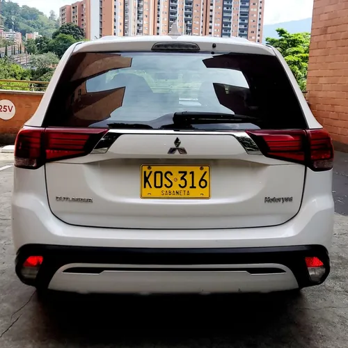 ¡casi Nuevo! Mitsubishi Outlander Kaiteki 2.4 Cvt Lx