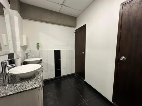 Oficina En Arriendo En Guayabal. Cod A17328