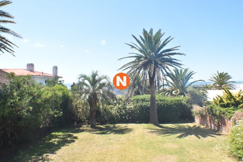 Casa En Venta Zona Faro , Punta Del Este, 4 Dormitorios.- Ref: 208850