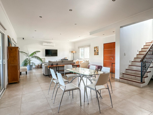 Casa Alquiler Temporario De 4 Dormitorios En Barrio San Alfonso Pilar Del Este Marzo