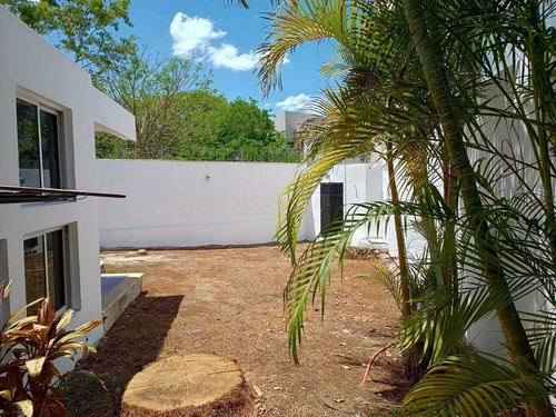 Local Para Oficina O Consultorio Cerca De Campestre, Mérida