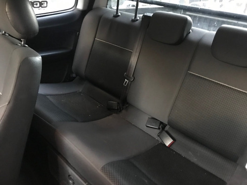 Imagen 11 de 15 de Volkswagen Saveiro 1.6 Gp Cd 101cv Pack High