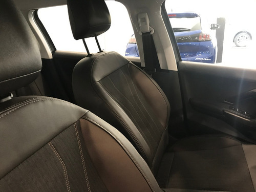 Peugeot 2008 Feline 1.6 Am20 0km
