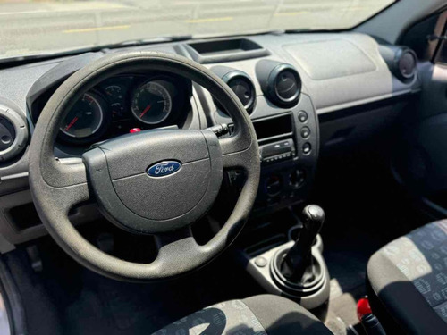 Ford Fiesta 1.6 MPI CLASS HATCH 8V FLEX 4P MANUAL