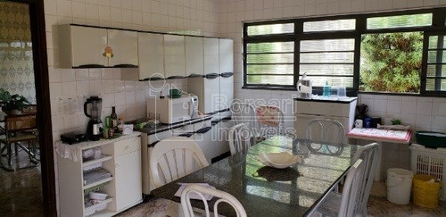 Imagem 1 de 6 de Venda De Casas / Padrão Na Cidade De Araraquara 8673