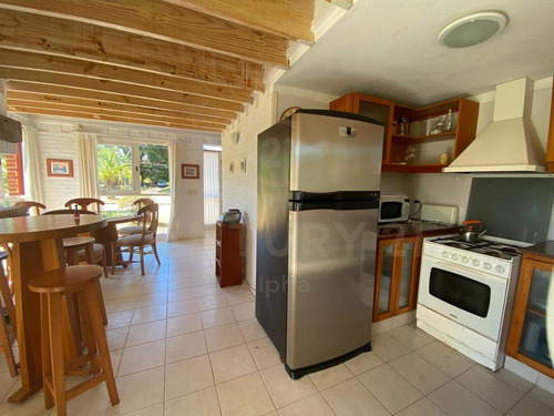 Alquiler Casa En 3 Plantas, 3 Dormitorios, 4 Baños, Play Room En San Rafael