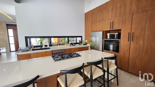Venta Casa 4 Ambientes Aldea Zama