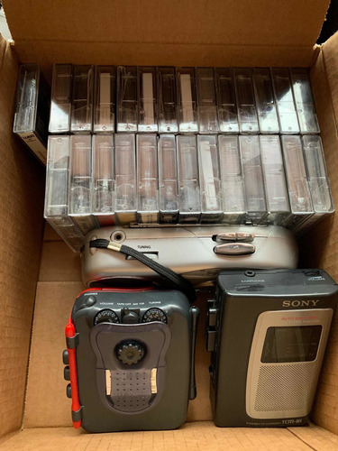 Casetes Cassettes / Variados / Lote Con Walkmans Y Grabadora (Usado)