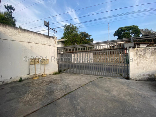 Casa Para Remodelar En Venta, Urb. Lomas Del Club Hipico